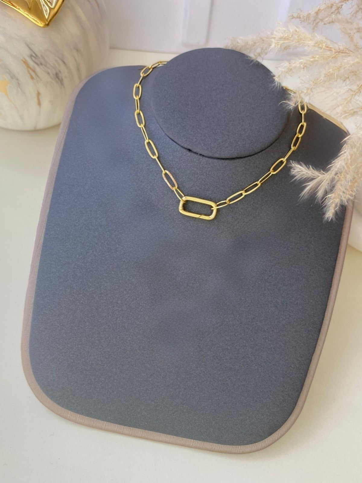 Collar Farid