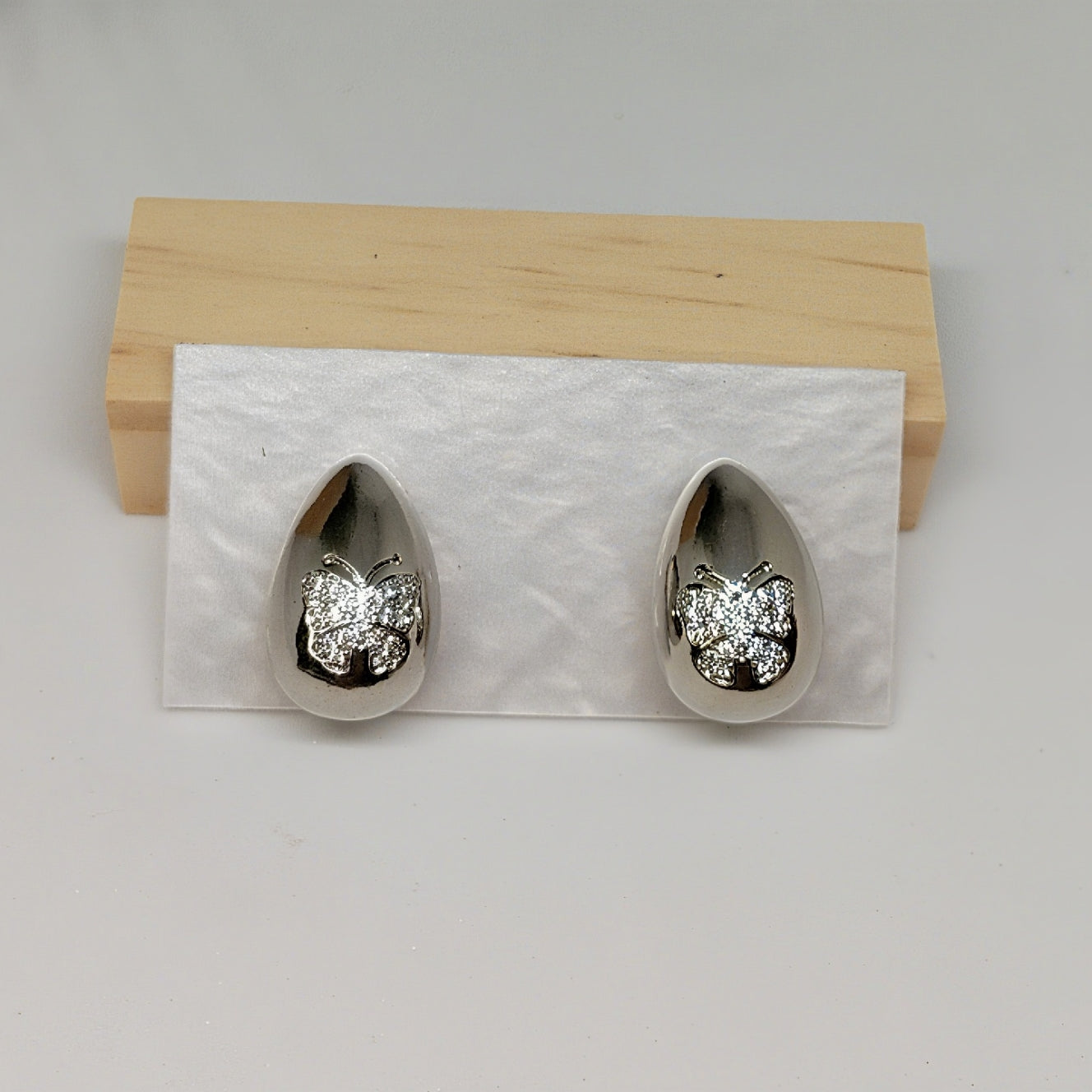 Aretes Gota Mariposa