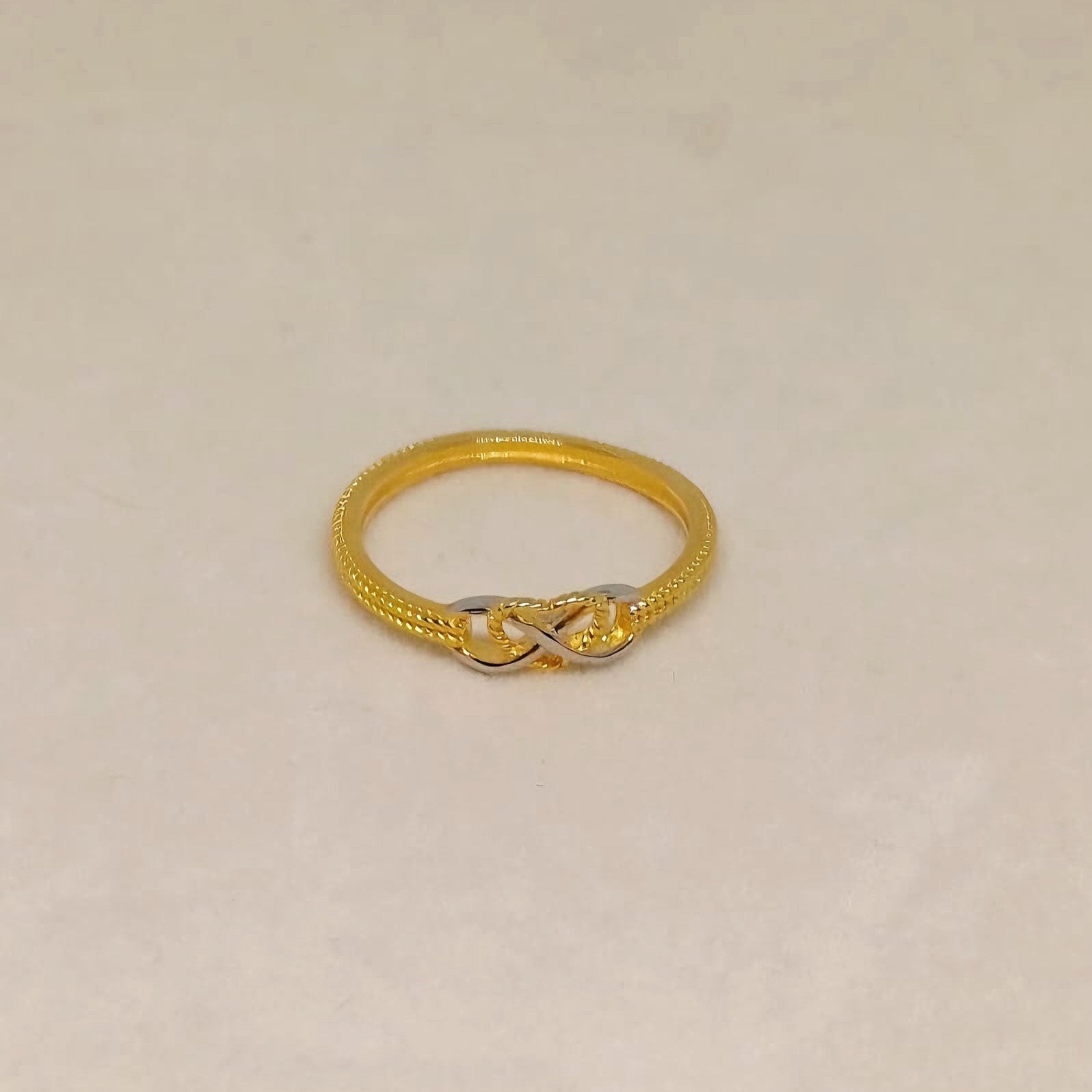 Anillo Maia