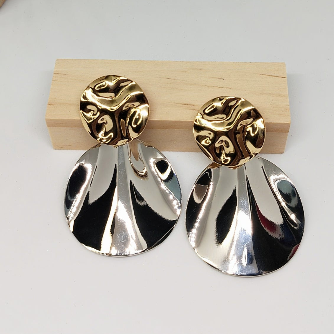 Aretes Delta